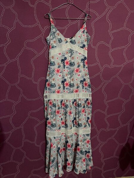 Robe longue à motifs floraux