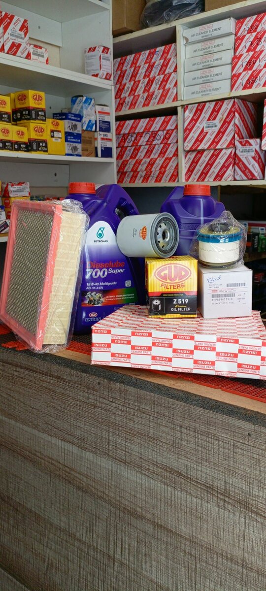 Servicing kit (oil filter, air filter, engine oil fuel filte