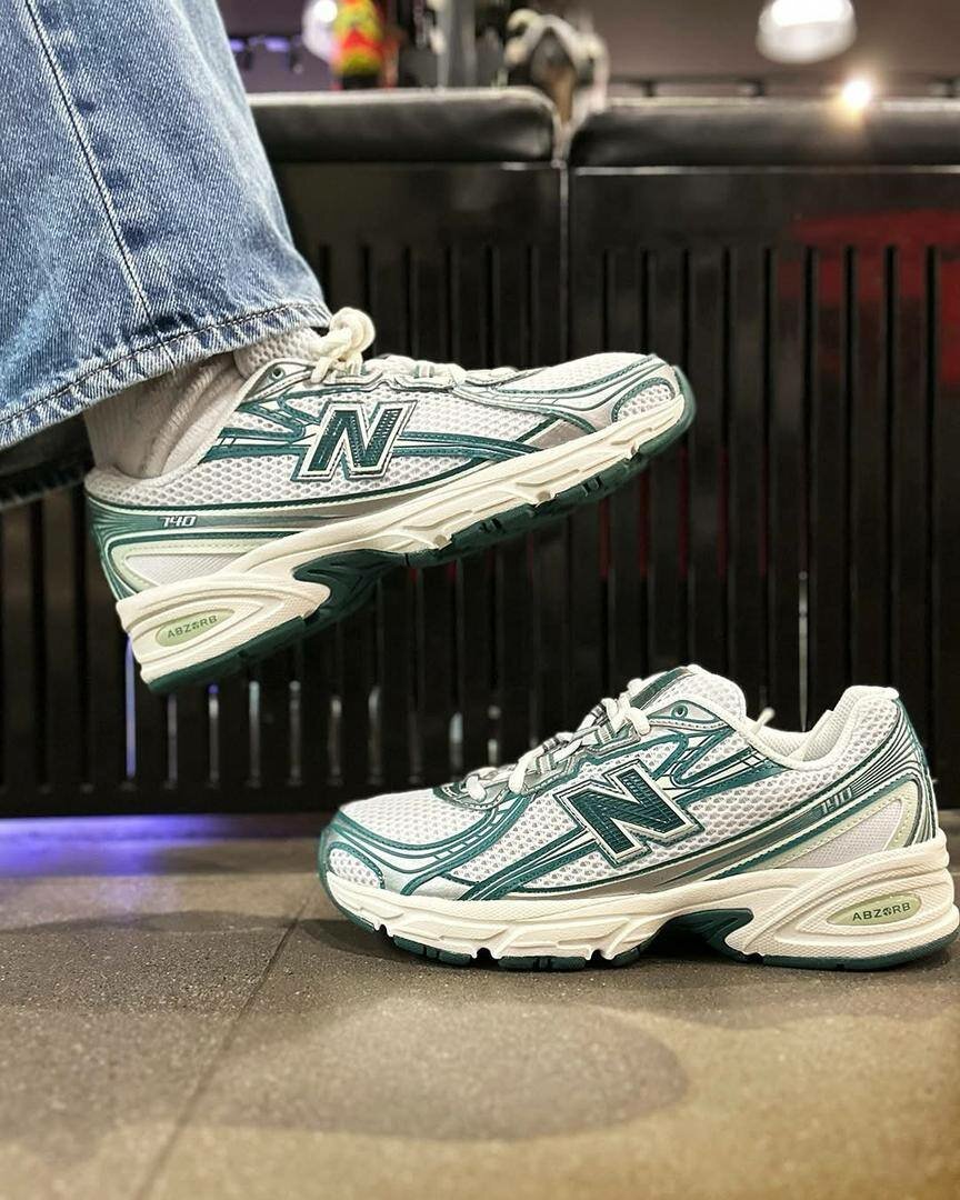 New balance 740