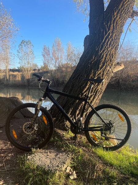 Фирменный Giant ATX. В идеальном состоянии.