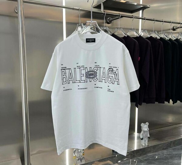 T-shirt de marque tendance