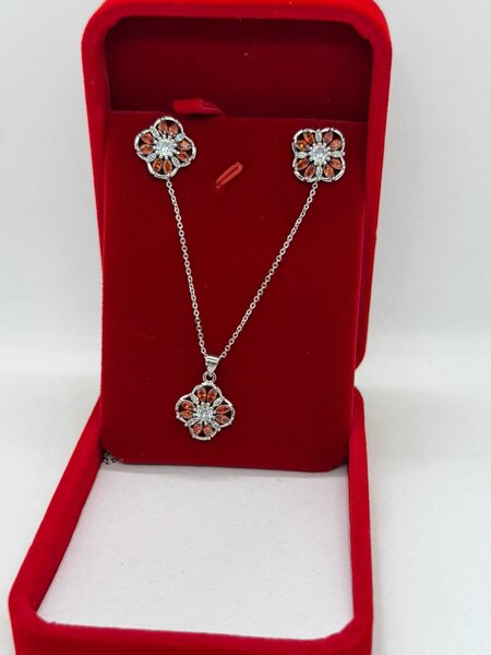 Parure en diamant floral