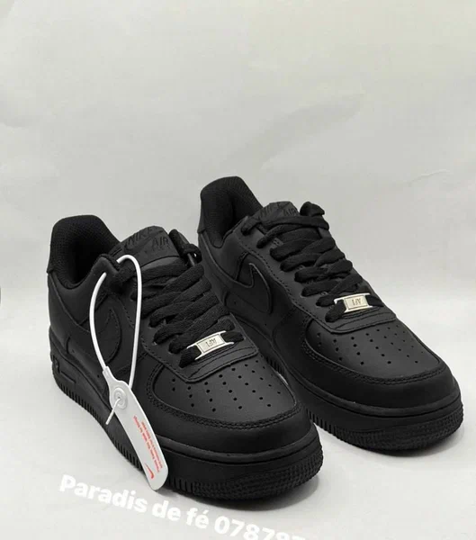Baskets noires classiques