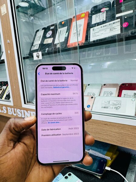 iPhone 15 simple 128Go