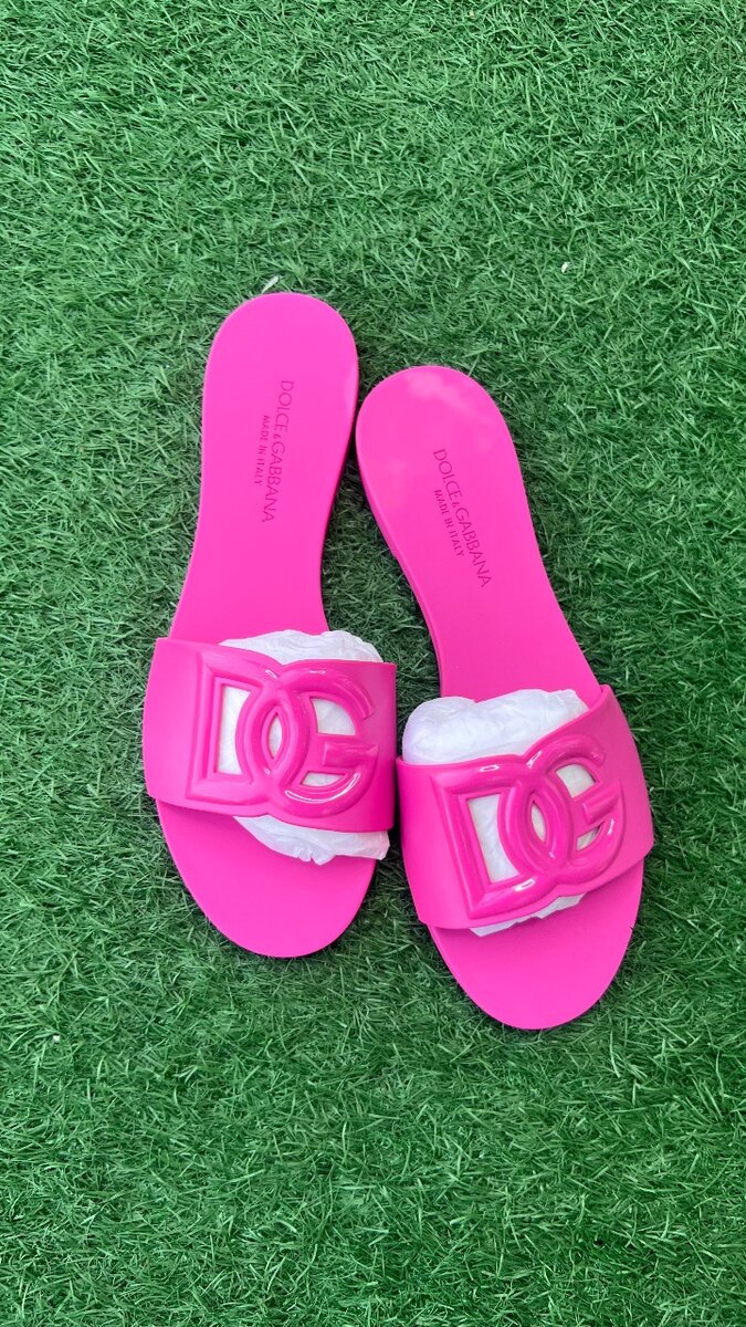 Womens slides