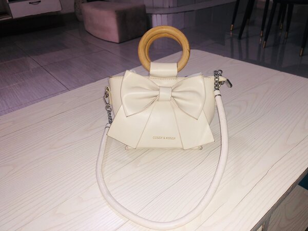 Sac à main élégant cuir