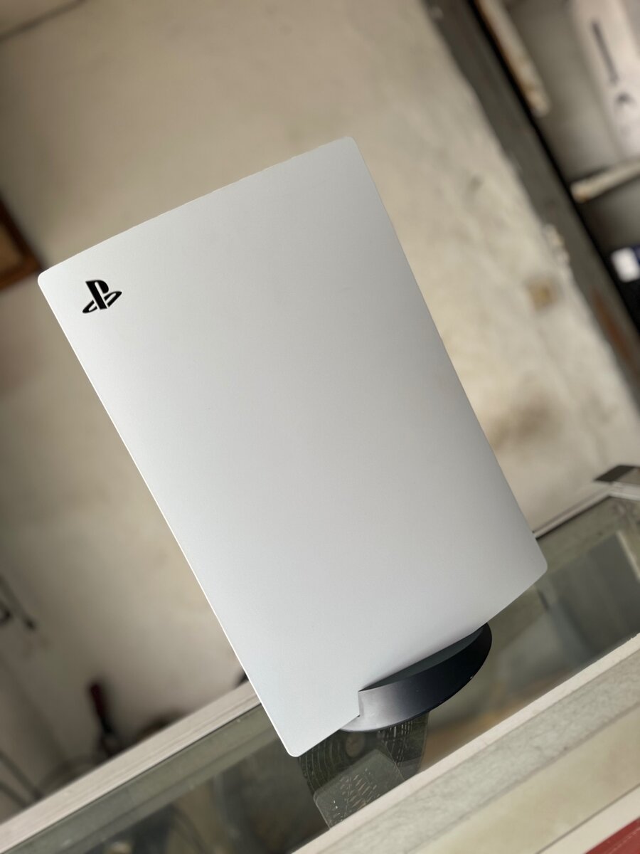 PS5 STANDARD QUASI NEUVE