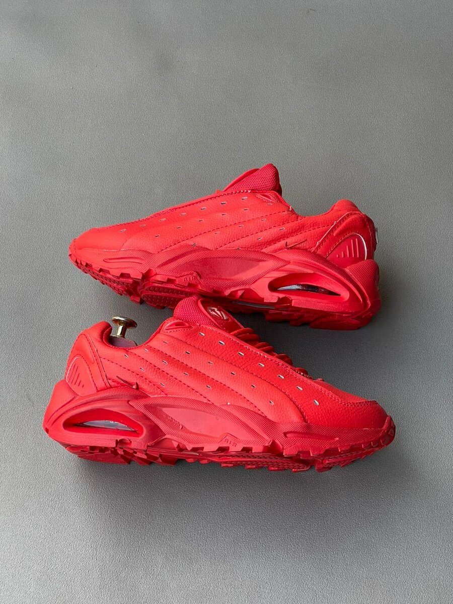 Chaussures de marche et  de sport basket