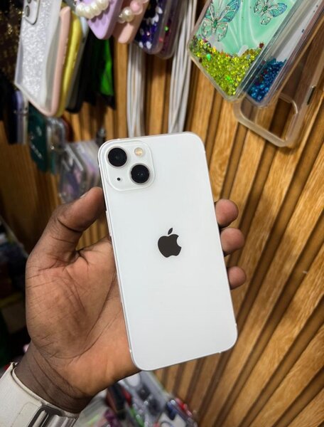 iPhone 13 uk used 128gig Hb 89