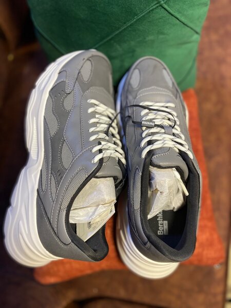 Baskets BERSHKA homme grises