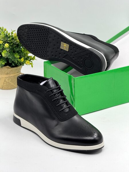 HUGO BOSS BOOT BLACK AND WHITE