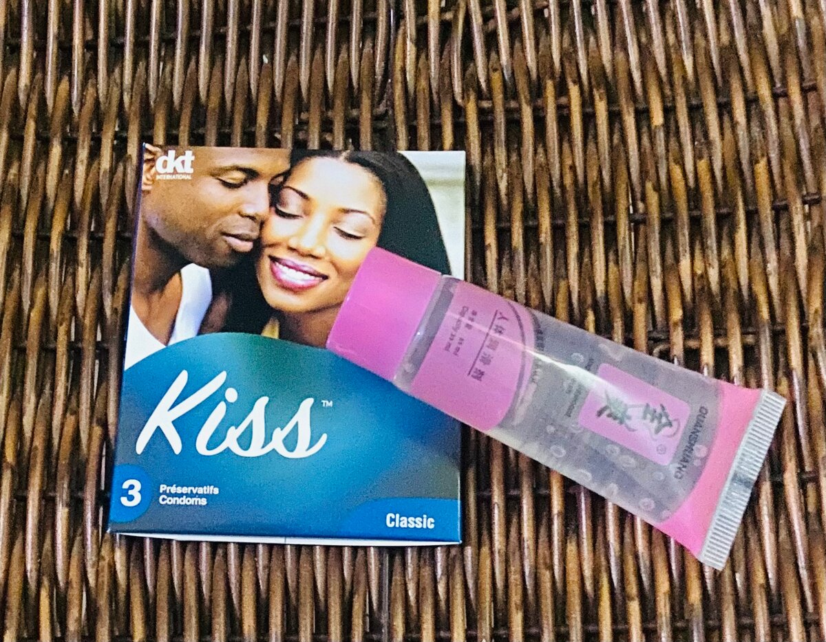 1 Lubrifiant + 12 Préservatifs