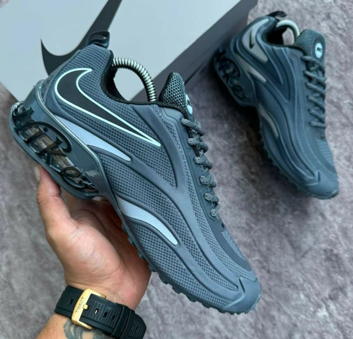 NIKE CLASSIC
