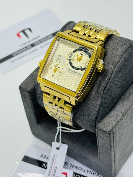 Montre dorée homme élégante