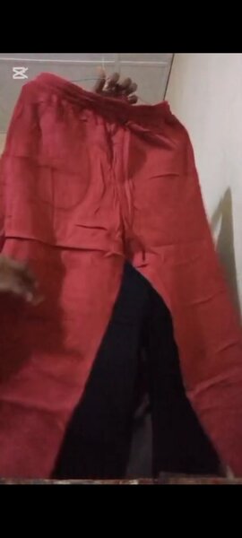 Pantalon rouge à motif ours