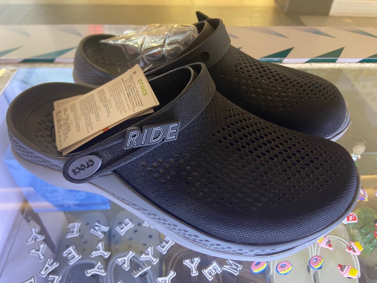 QUALITY CROCS LITE RIDES 8 - 11