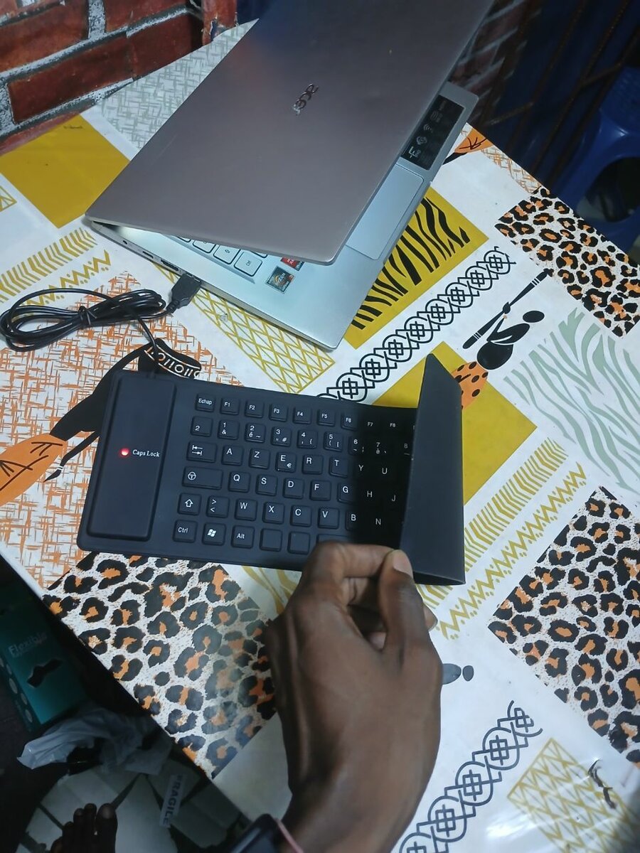Clavier flexible avec fil