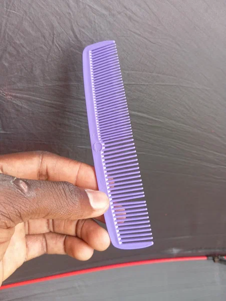 Peigne violet
