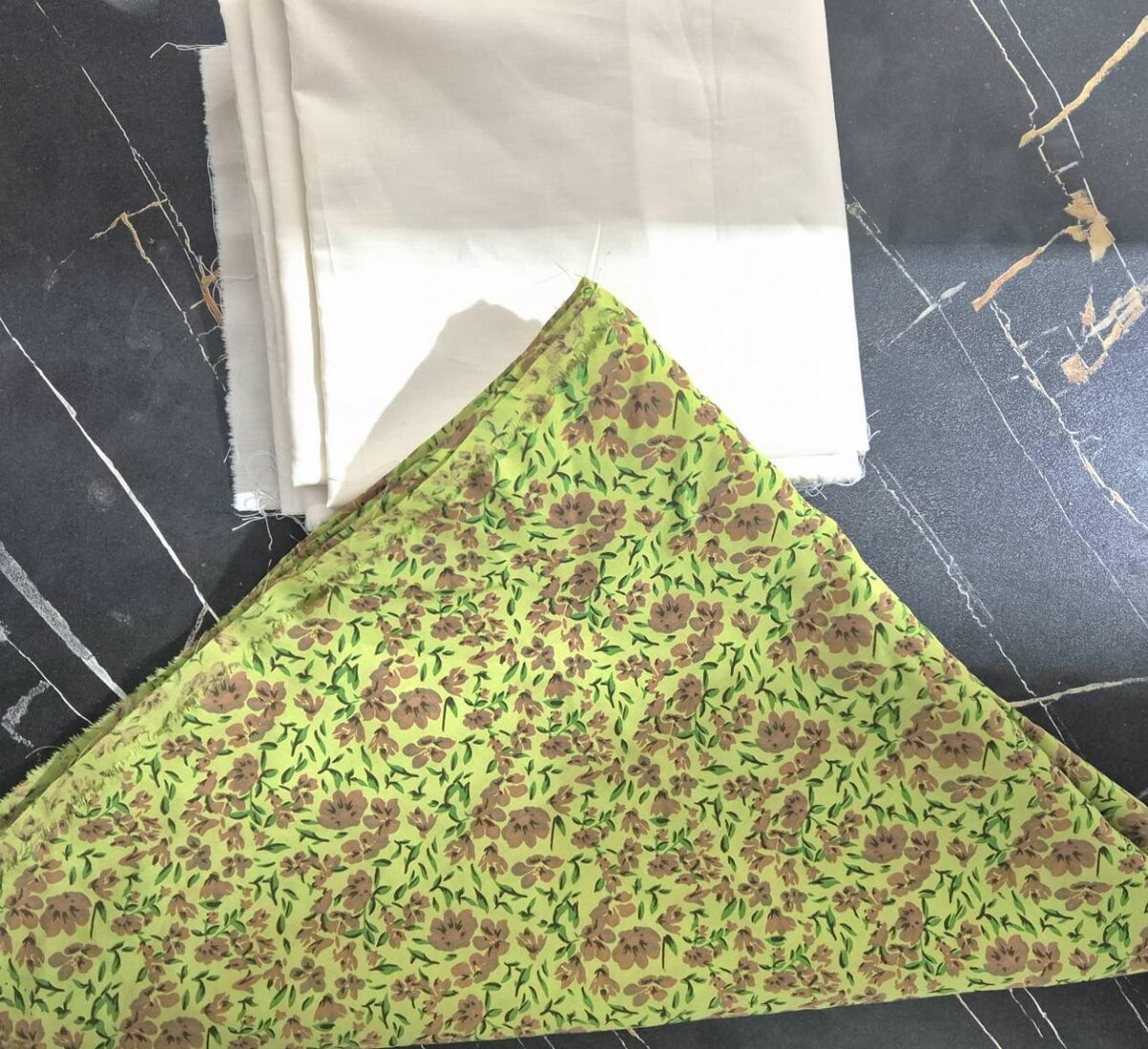 Lawn 2 peice dress e lace.