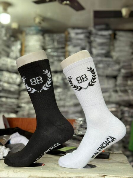 Chaussettes Mode Noires et Blanches