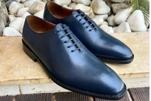 Chaussures habillées en cuir bleu