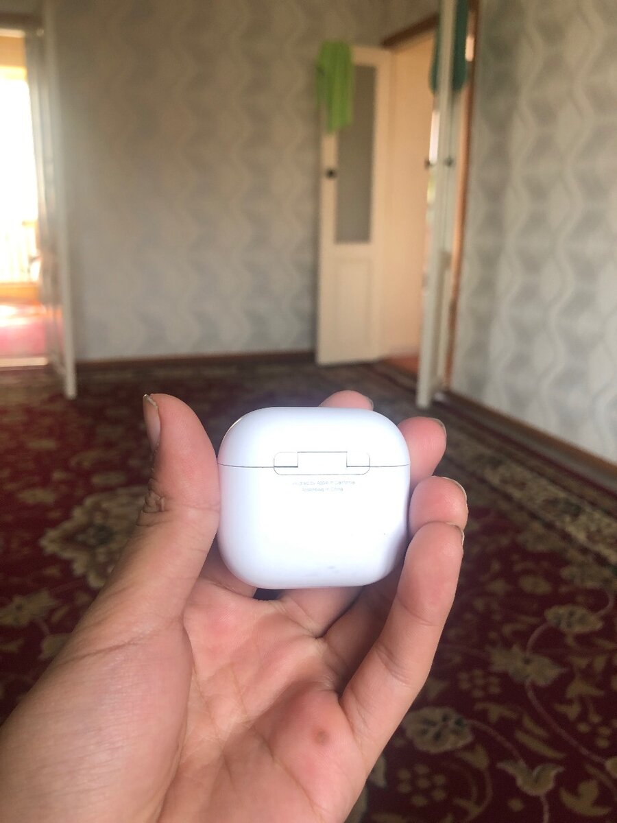 Apple AirPods 4