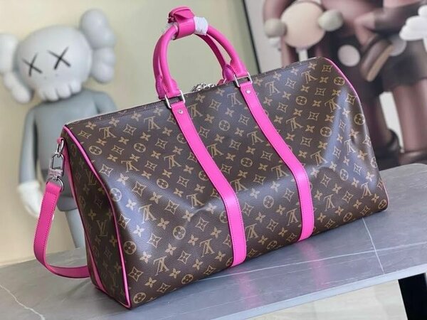 TRAVELING BAG