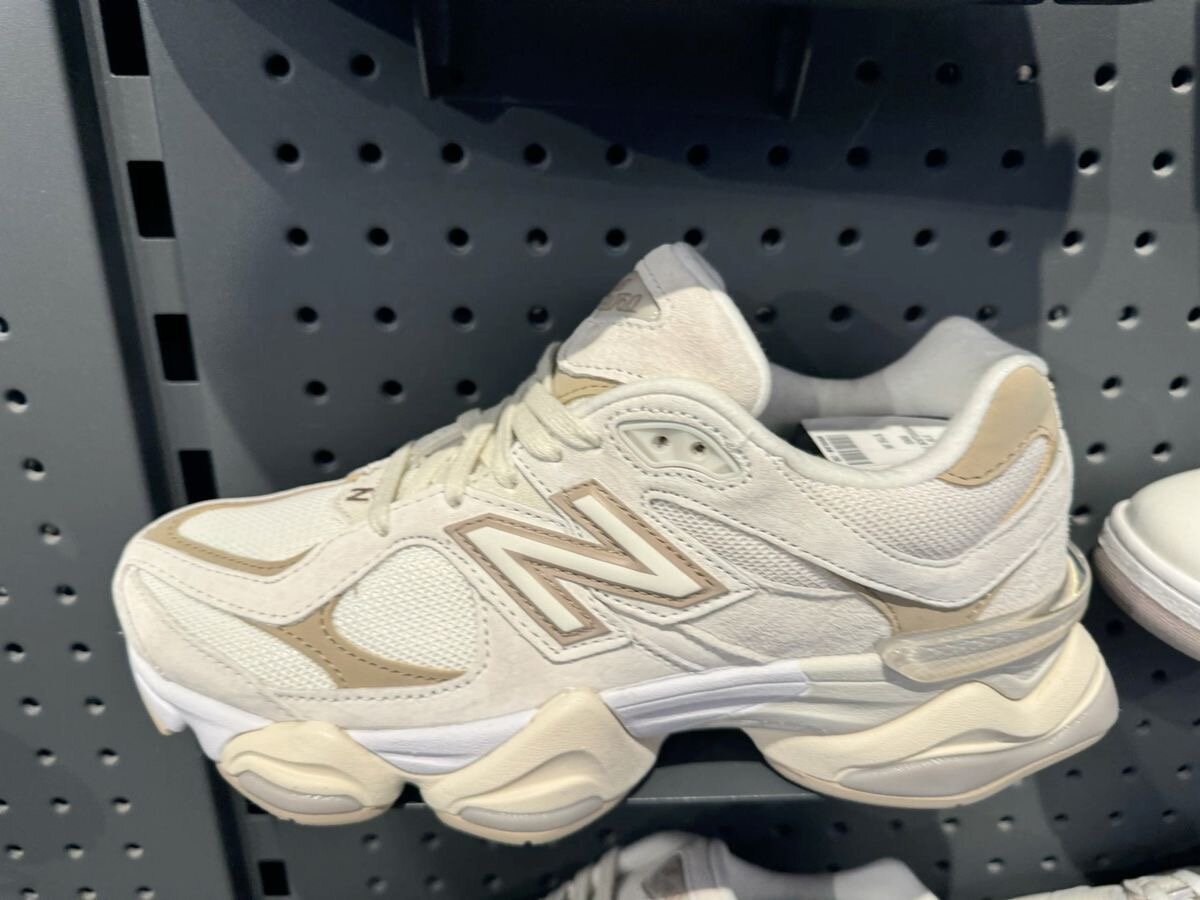 New Balance 9060 Beige