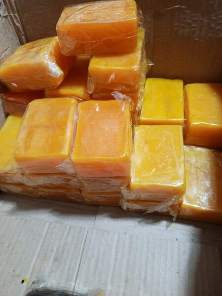 Savon artisanal coloré