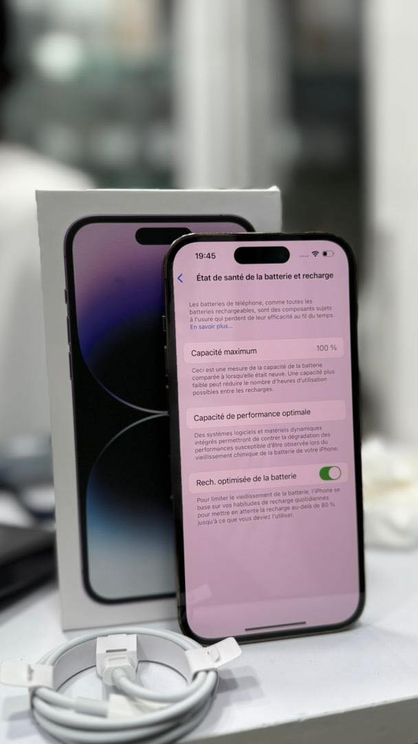 iphone 14 pro 128giga état super propre deux puces prix: 450