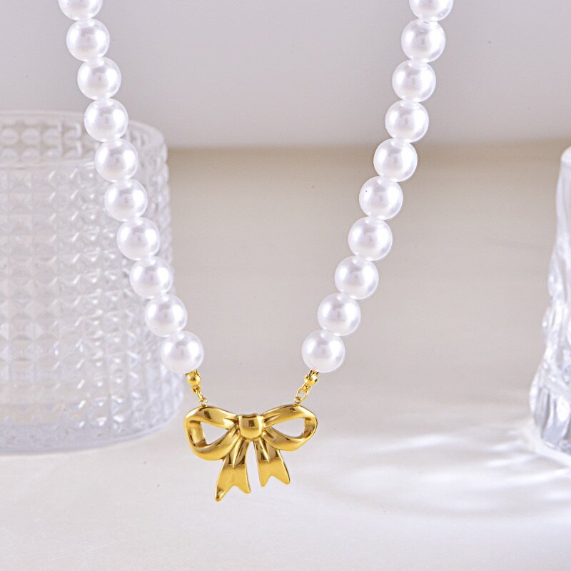 Ribbon pearl necklace