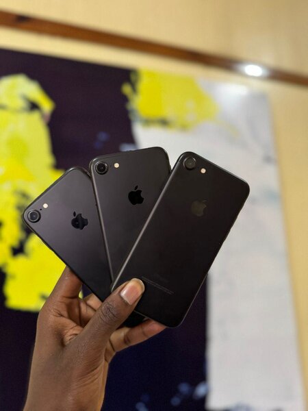 Preowned iPhone. 7flat 64gb