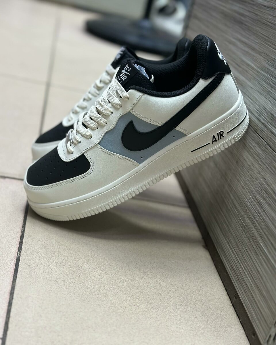 Stylish and comfortable men's sneakers Nike 