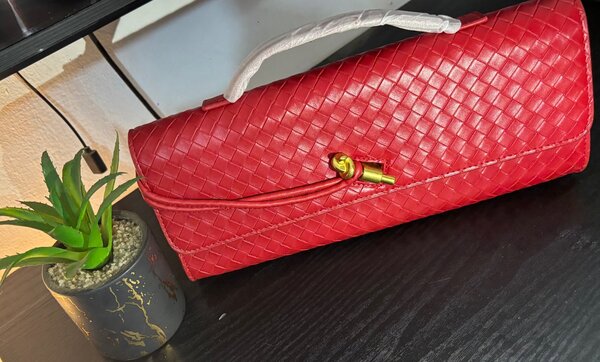 Pochette tissée élégante