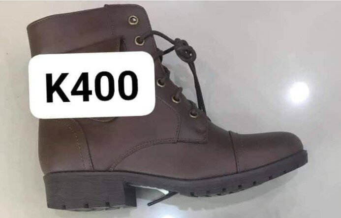 Winter boots with large tread