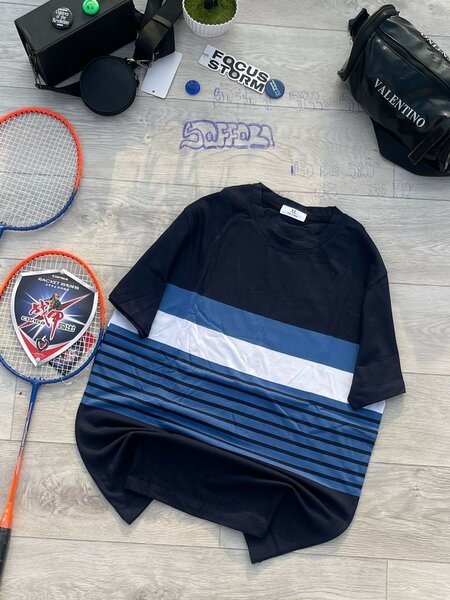 T-shirt à rayures colorées