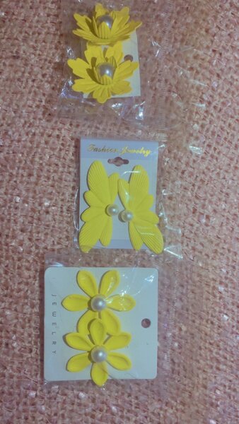 Boucles d'oreilles fleurs jaunes