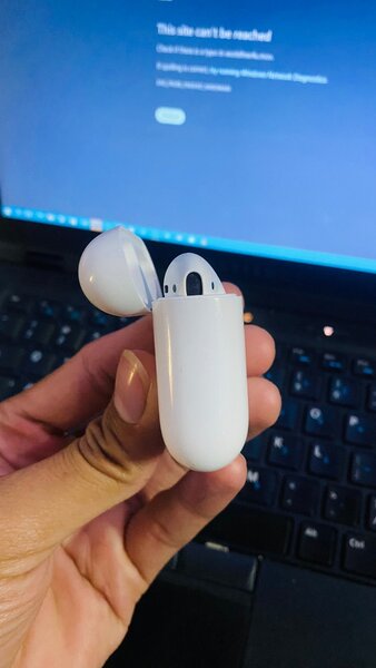 Official Apple AirPods 2 ( 2nd Generation )