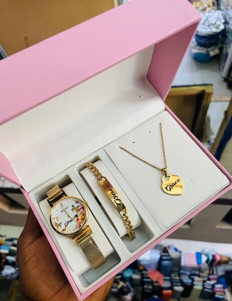 Customized jewelry set