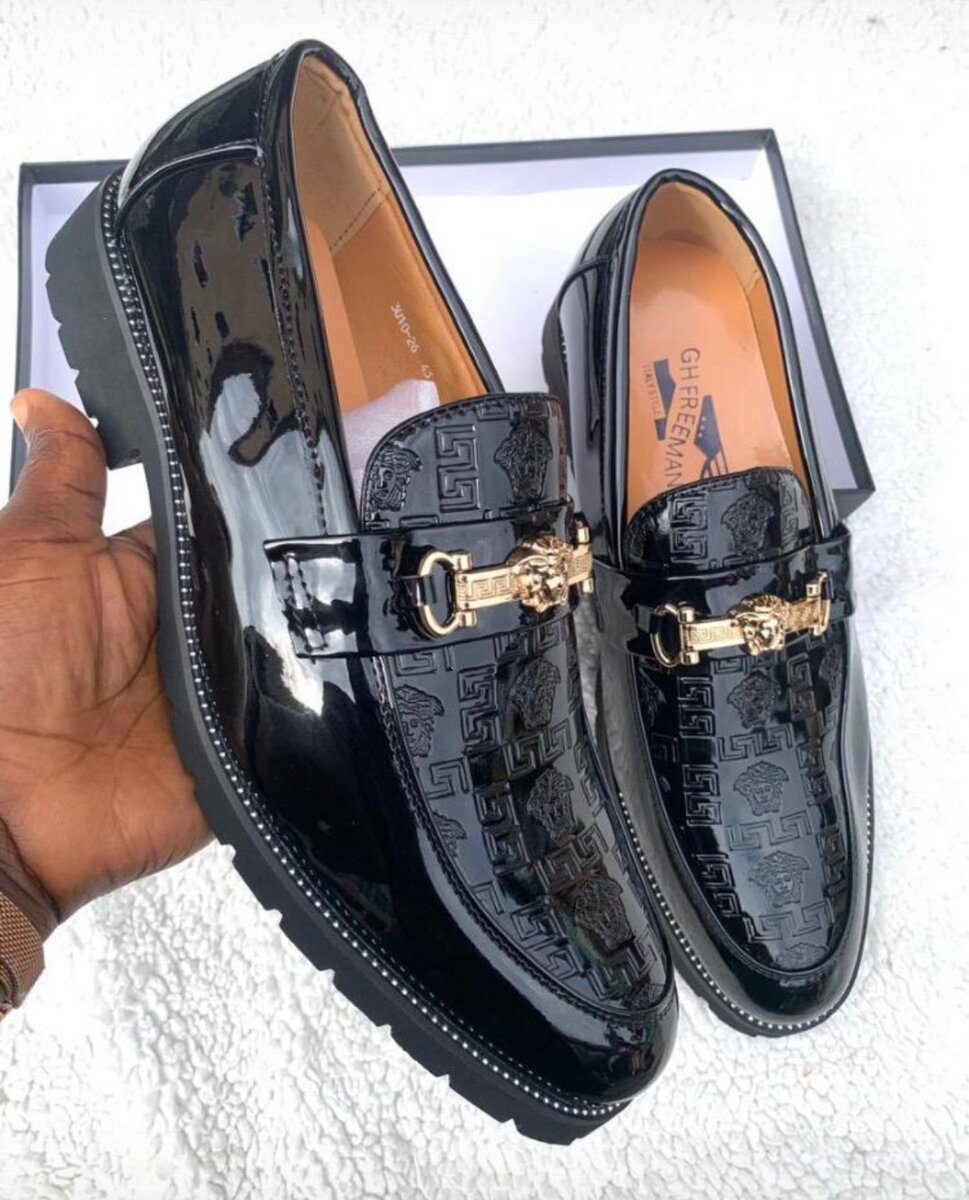 Mirror executive shoe