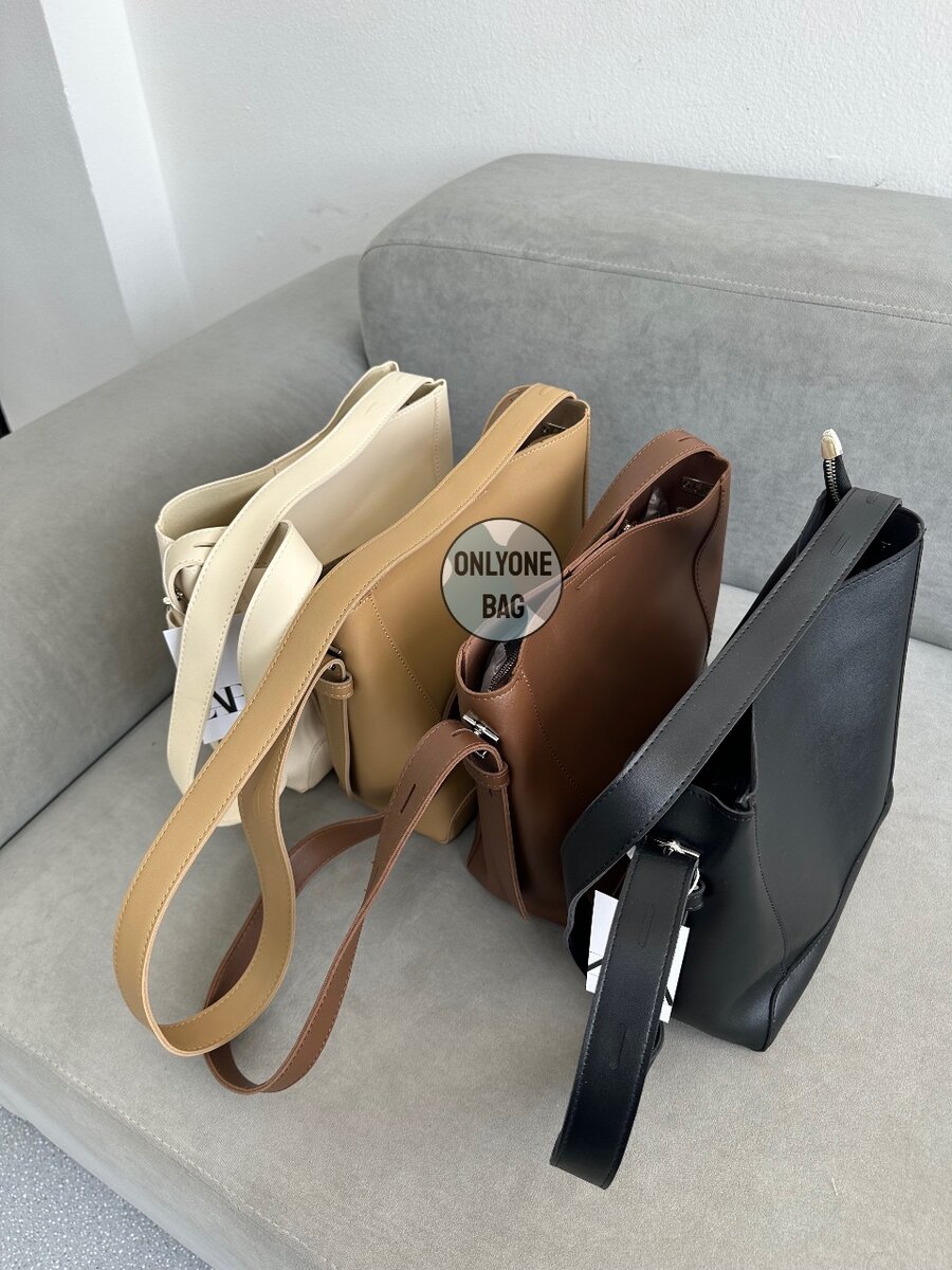 Сумка среднего размера