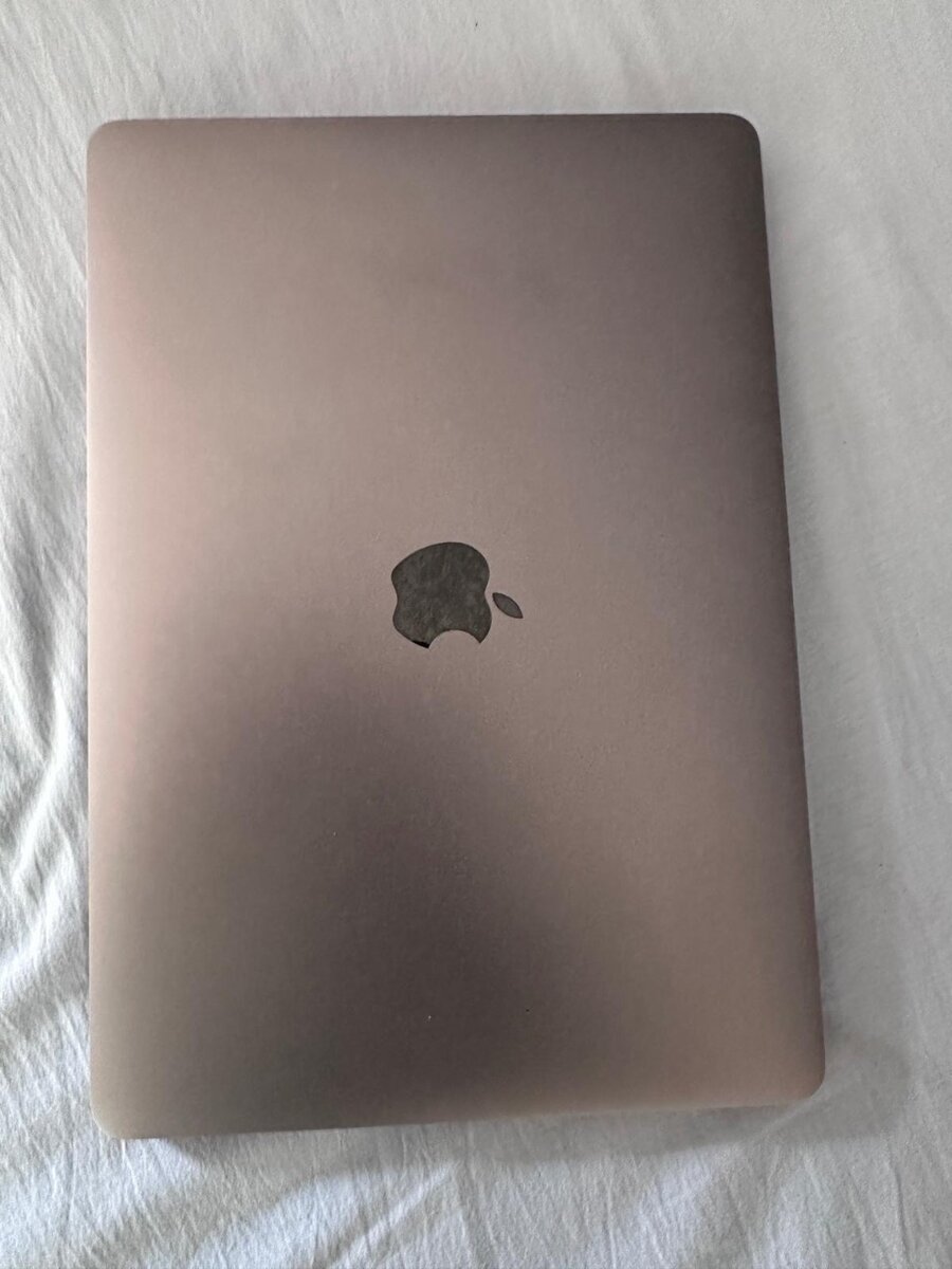 Mac Book pro 2020 core I5 16giga Ram/ 1 téra mémoires