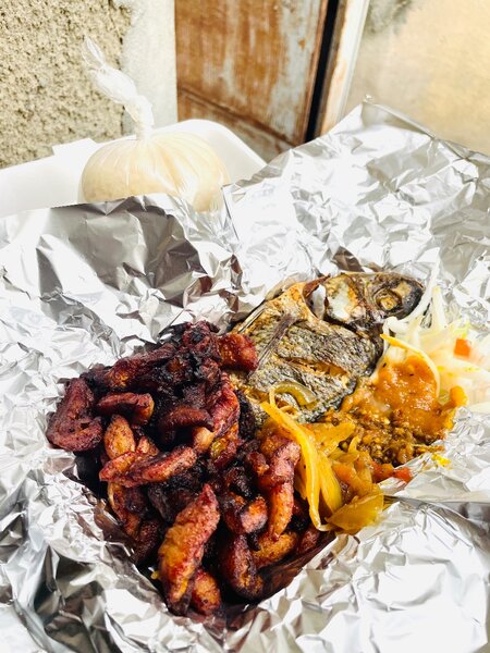 Poisson braisé alloco attiéké