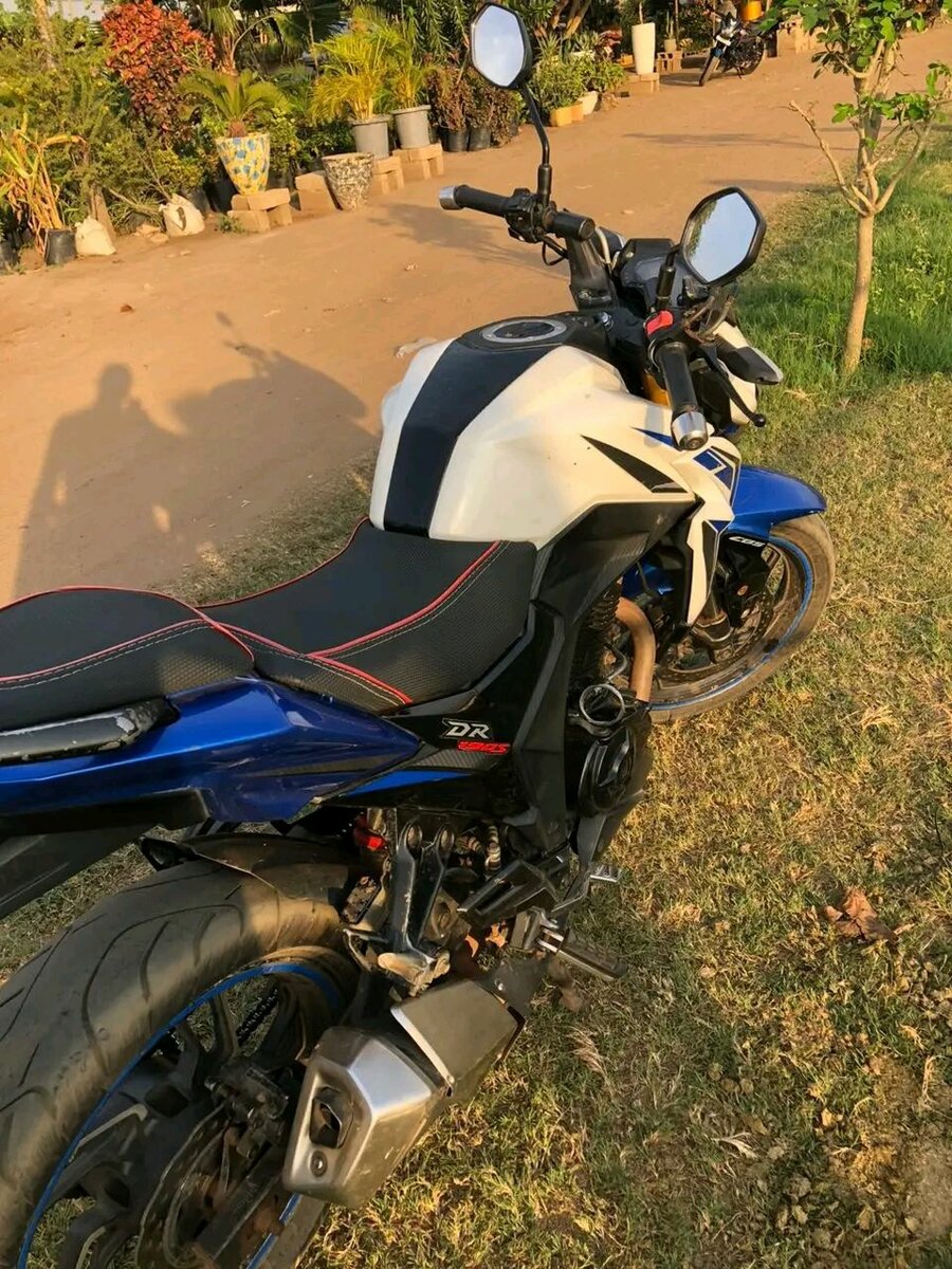 Moto sportive élégante