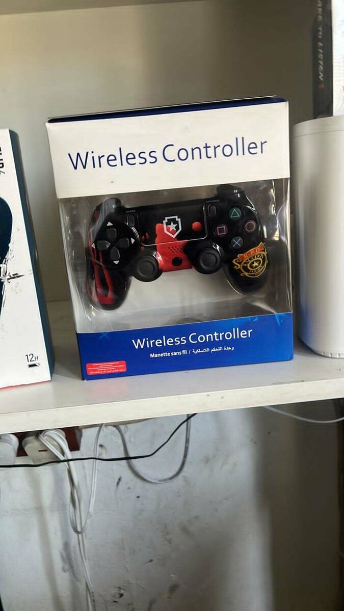 Wireless game controller