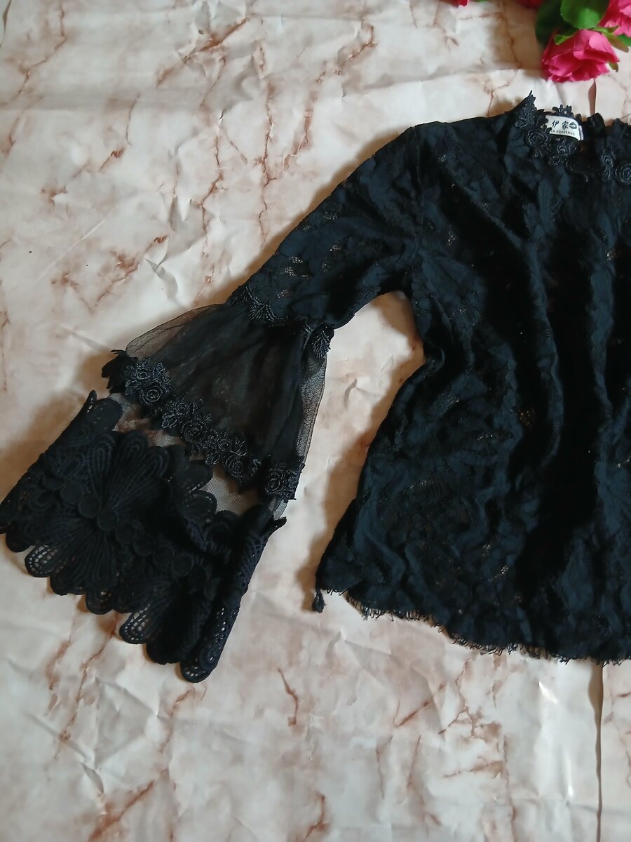 New Black ladies top