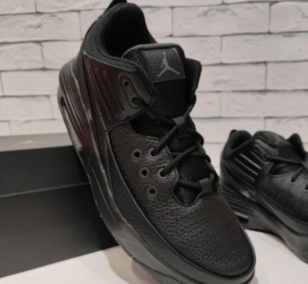 Jordan – это одни из лучших моделей, выпущенных Jordan Brand. Помимо эстетической привлекательности, Jordan обеспечат вас всем необходимым, у них надежное сцепление, качественные материалы, отзывчивая амортизация, отличная фиксация, много поддержки и хорошая посадка.👌🏼