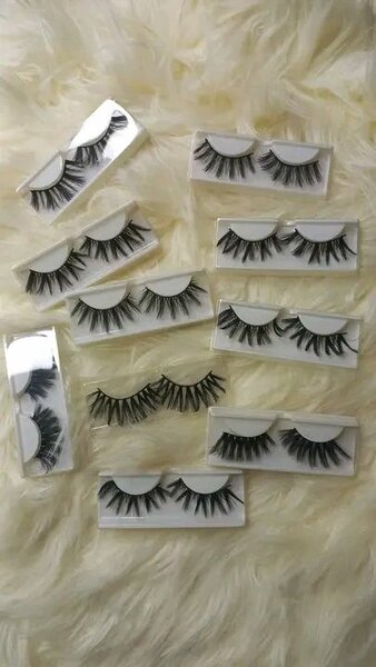 Faux cils volumineux glamours