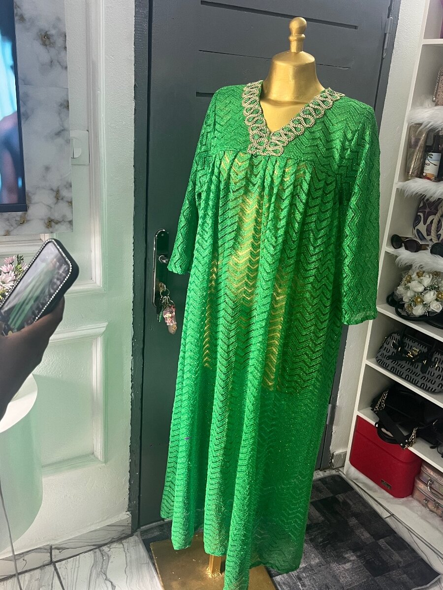 Robe élégante brodée