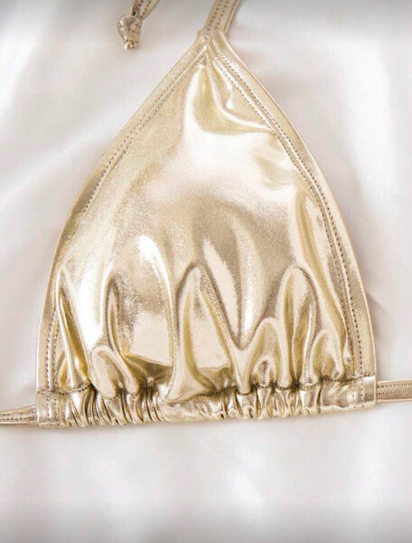 Bikini doré éblouissant